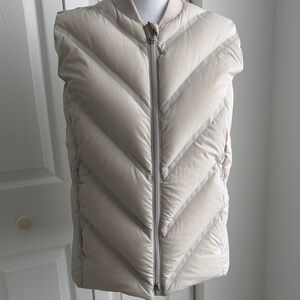 Athleta Inlet Puffer Vest Birch Gray